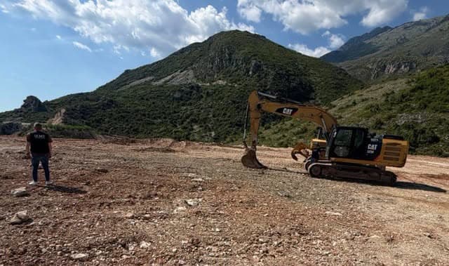 Depozitim i paligjshëm inertesh në Dhërmi, IKMT merr masa ndaj kompanisë së ndërtimit