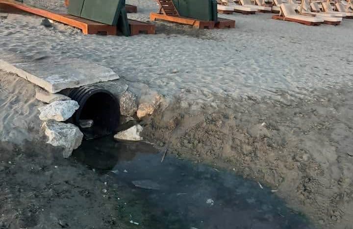 Raportim nga qytetarët: Ndotje në zonën e Plazhit të Vjetër në Vlorë